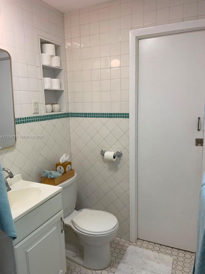 4176 SW 9th St , Unit B, Miami, FL 33134 Photo