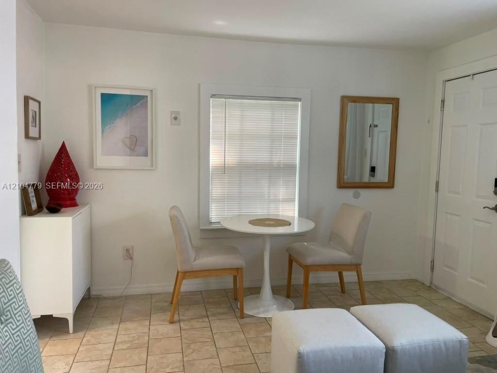 4176 SW 9th St , Unit B, Miami, FL 33134 Photo