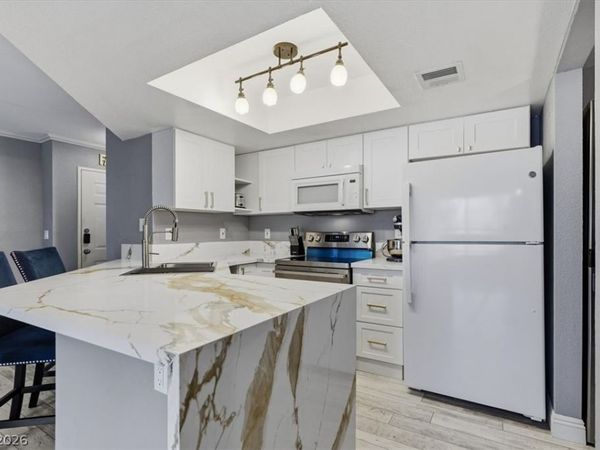 8600 W Charleston Boulevard , Unit 2058, Las Vegas, NV 89117