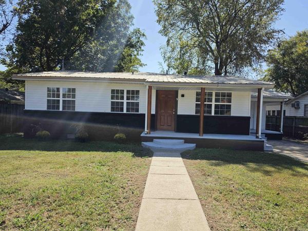 1302 E Court St , Paragould, AR 72450