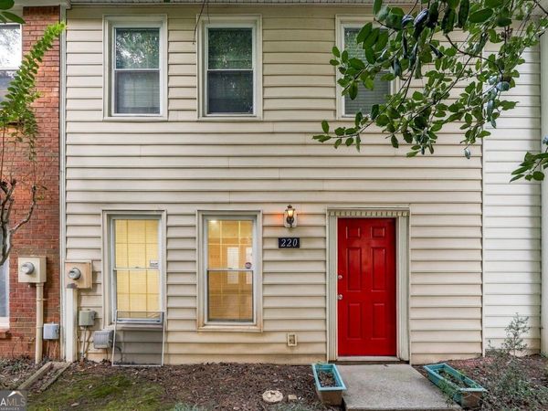 220 Chads Ford Way, Roswell, GA 30076