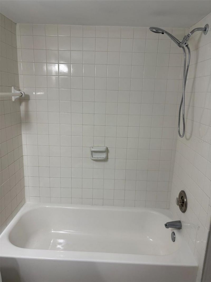 360 Lakepointe Drive , Unit 202, Altamonte Springs, FL 32701 Photo