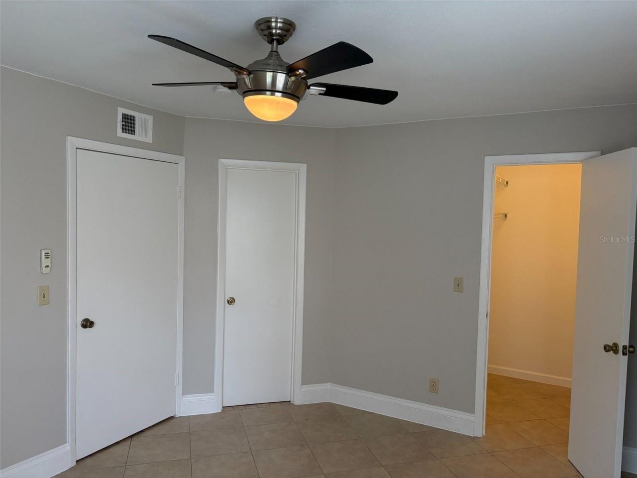 360 Lakepointe Drive , Unit 202, Altamonte Springs, FL 32701 Photo