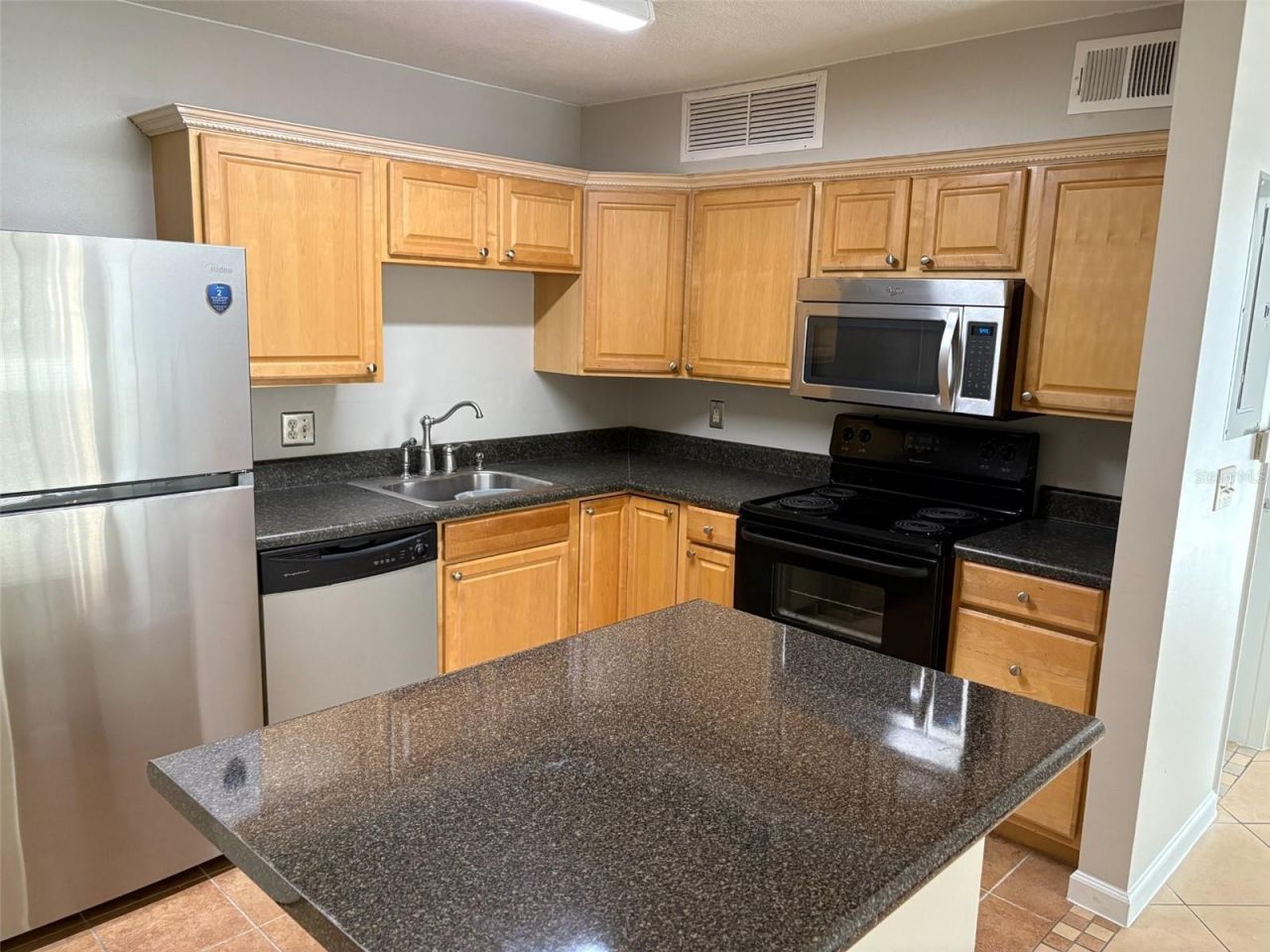 360 Lakepointe Drive , Unit 202, Altamonte Springs, FL 32701 Photo