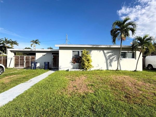 9981 Jamaica Dr, Cutler Bay, FL 33189