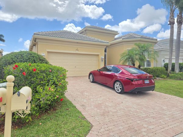 7200 DEMEDICI Circle, Delray Beach, FL 33446