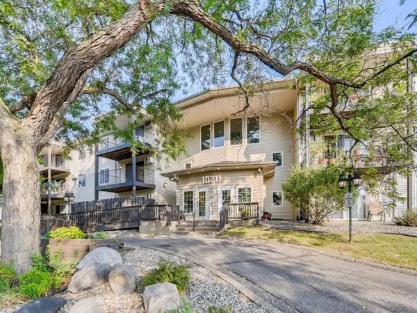 10211 Cedar Lake Road, Unit 115, Minnetonka, MN 55305