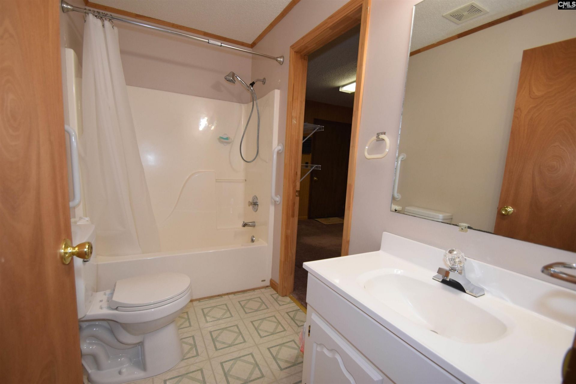 24 Langley Circle Photo 37