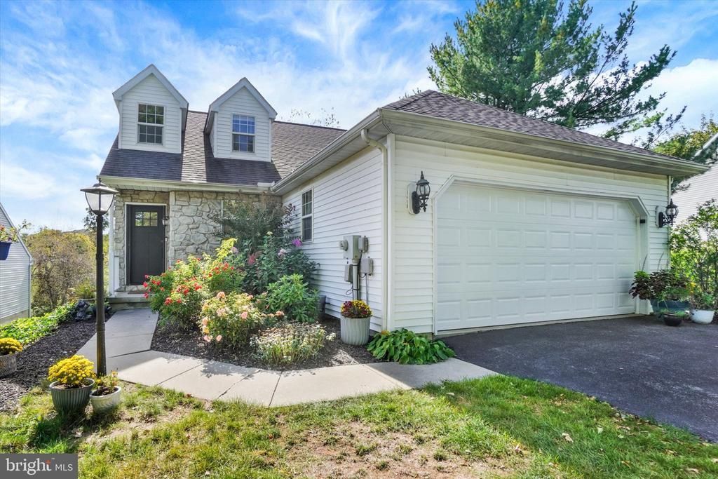 625 Misty Hill Lane, Dallastown, PA 17313 Main Photo