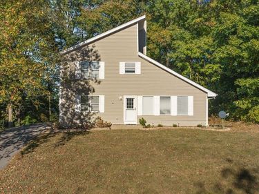 555 Lakeview Drive, Scottsville, KY 42164