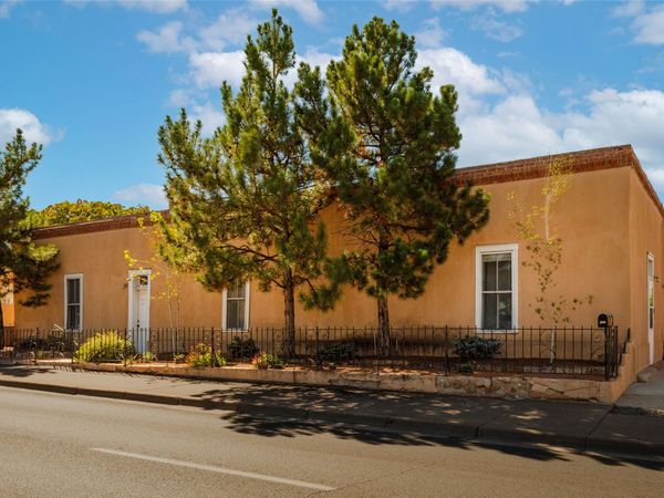 1127 Paseo de Peralta, Santa Fe, NM 87501