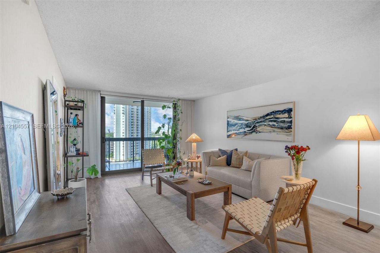 2333 Brickell Ave, Unit 1808, Miami, FL 33129 Photo