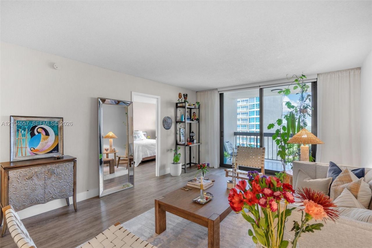 2333 Brickell Ave, Unit 1808, Miami, FL 33129 Photo