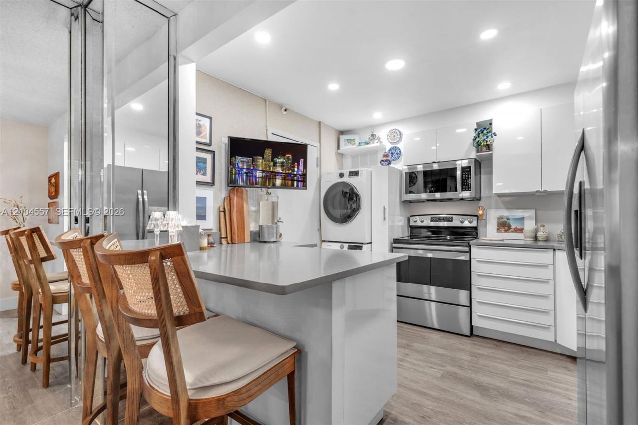 2333 Brickell Ave, Unit 1808, Miami, FL 33129 Photo