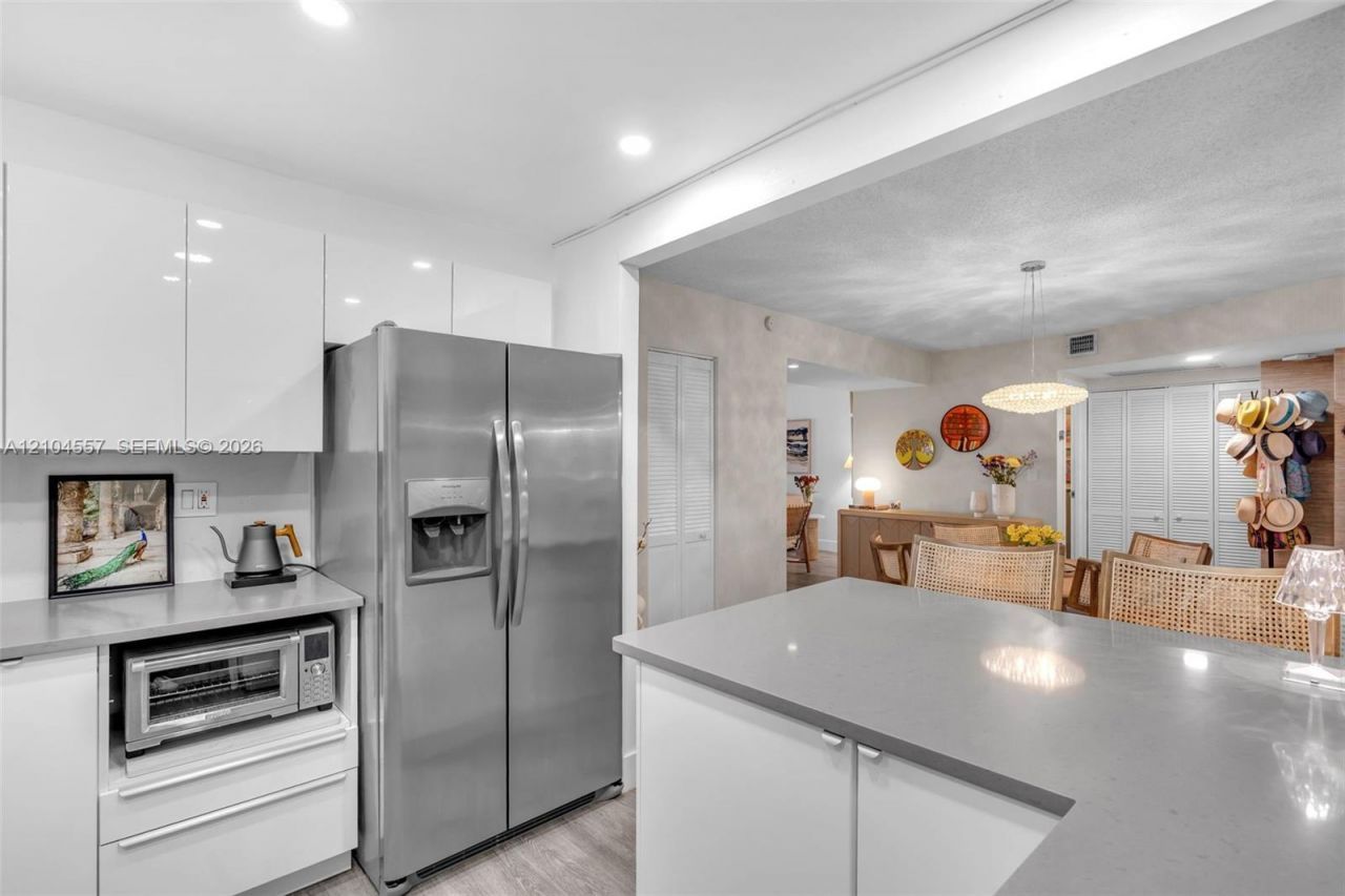 2333 Brickell Ave, Unit 1808, Miami, FL 33129 Photo