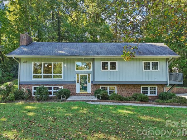 122 W Laurel Lane, Etowah, NC 28729