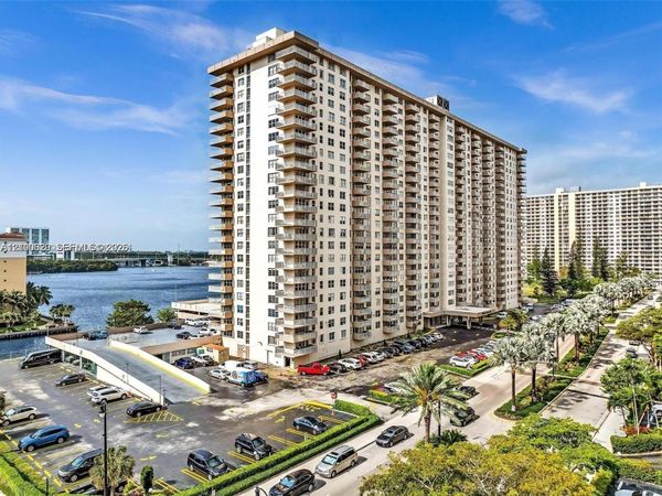 250 174th St , Unit 502, Sunny Isles Beach, FL 33160