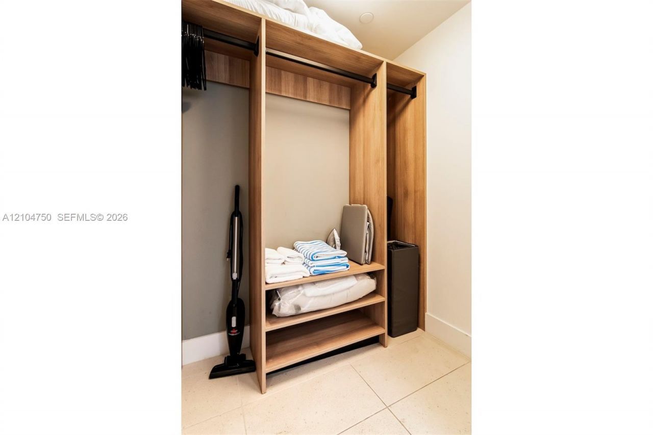 159 NE 6th St , Unit 2905, Miami, FL 33132 Photo