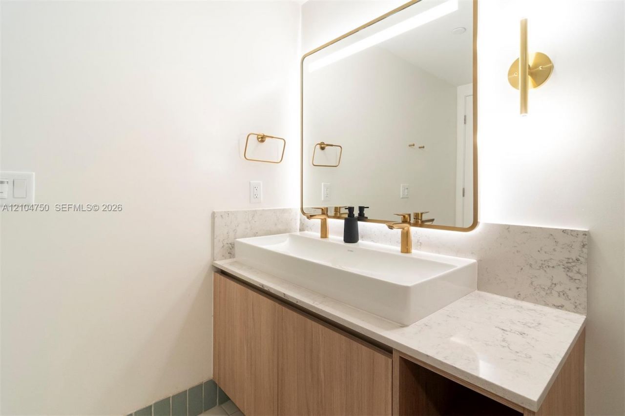 159 NE 6th St , Unit 2905, Miami, FL 33132 Photo