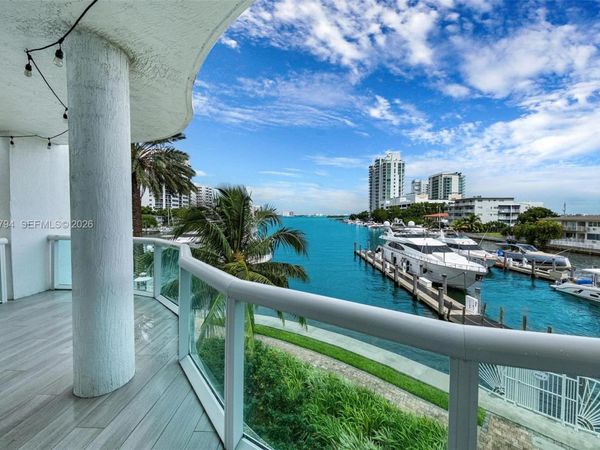 7918 Harbour Island Dr , Unit 207, North Bay Village, FL 33141