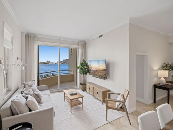 888 Brickell Key Dr, Unit 410, Miami, FL 33131