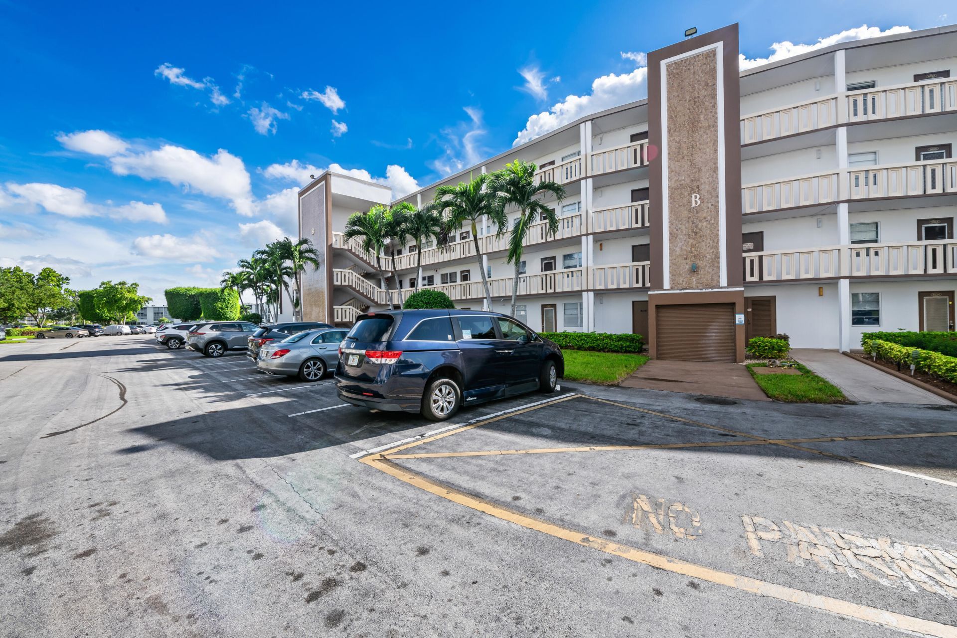2025 Guildford B, Boca Raton, FL 33434 Photo