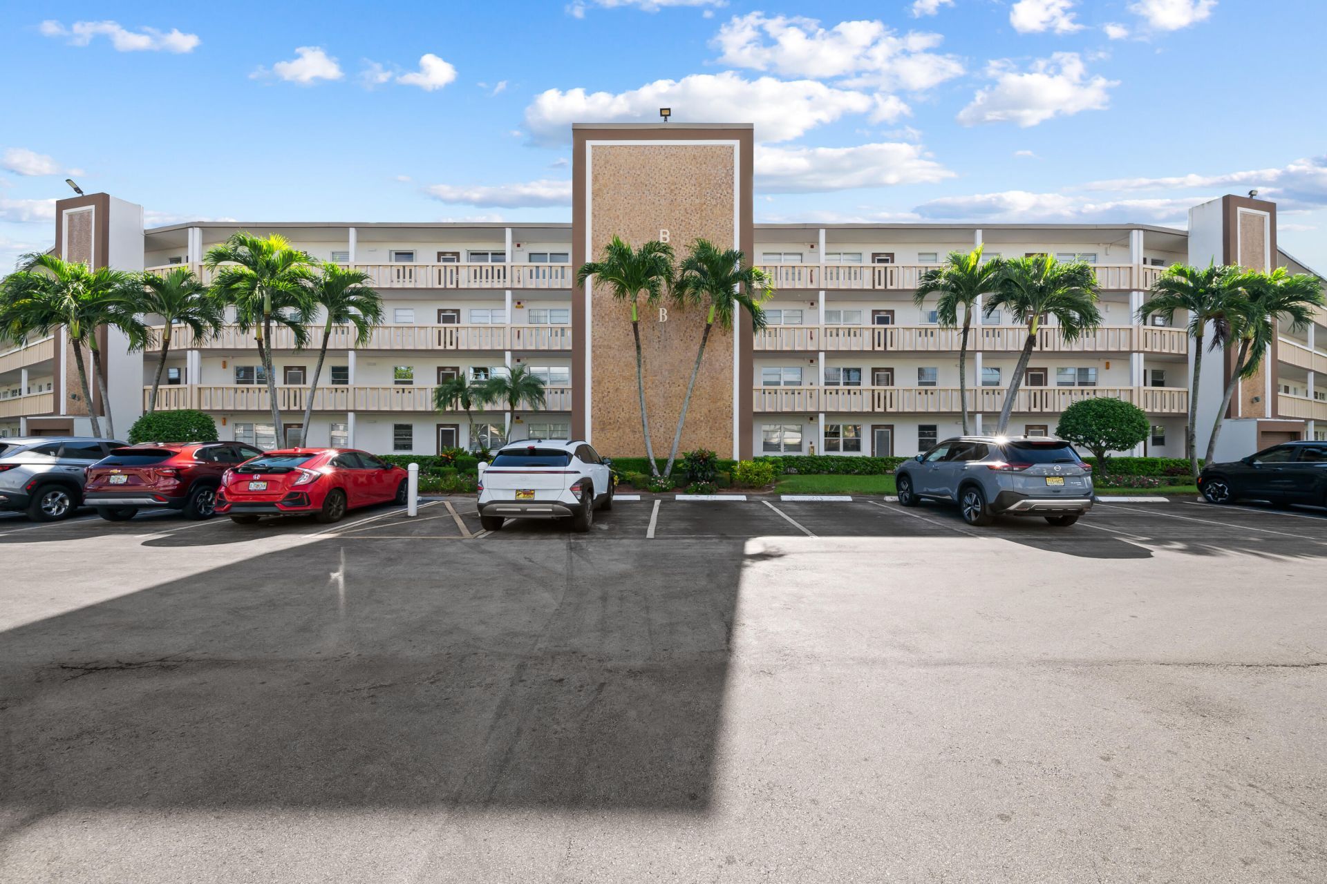 2025 Guildford B, Boca Raton, FL 33434 Photo