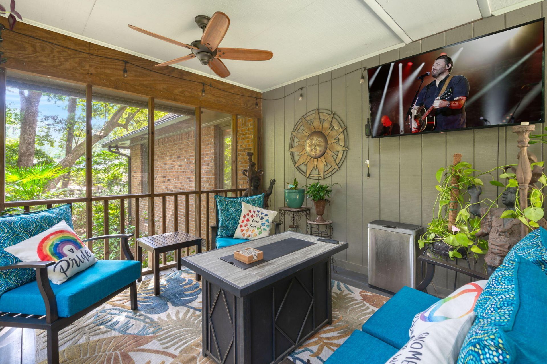 102 Dawnshire Court Photo 10