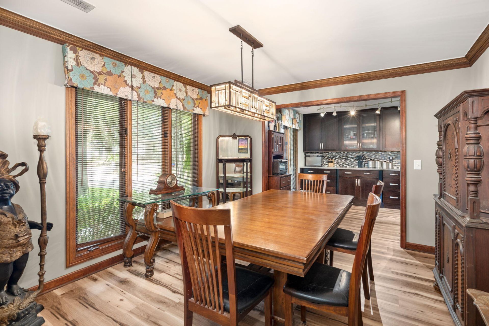 102 Dawnshire Court Photo 13