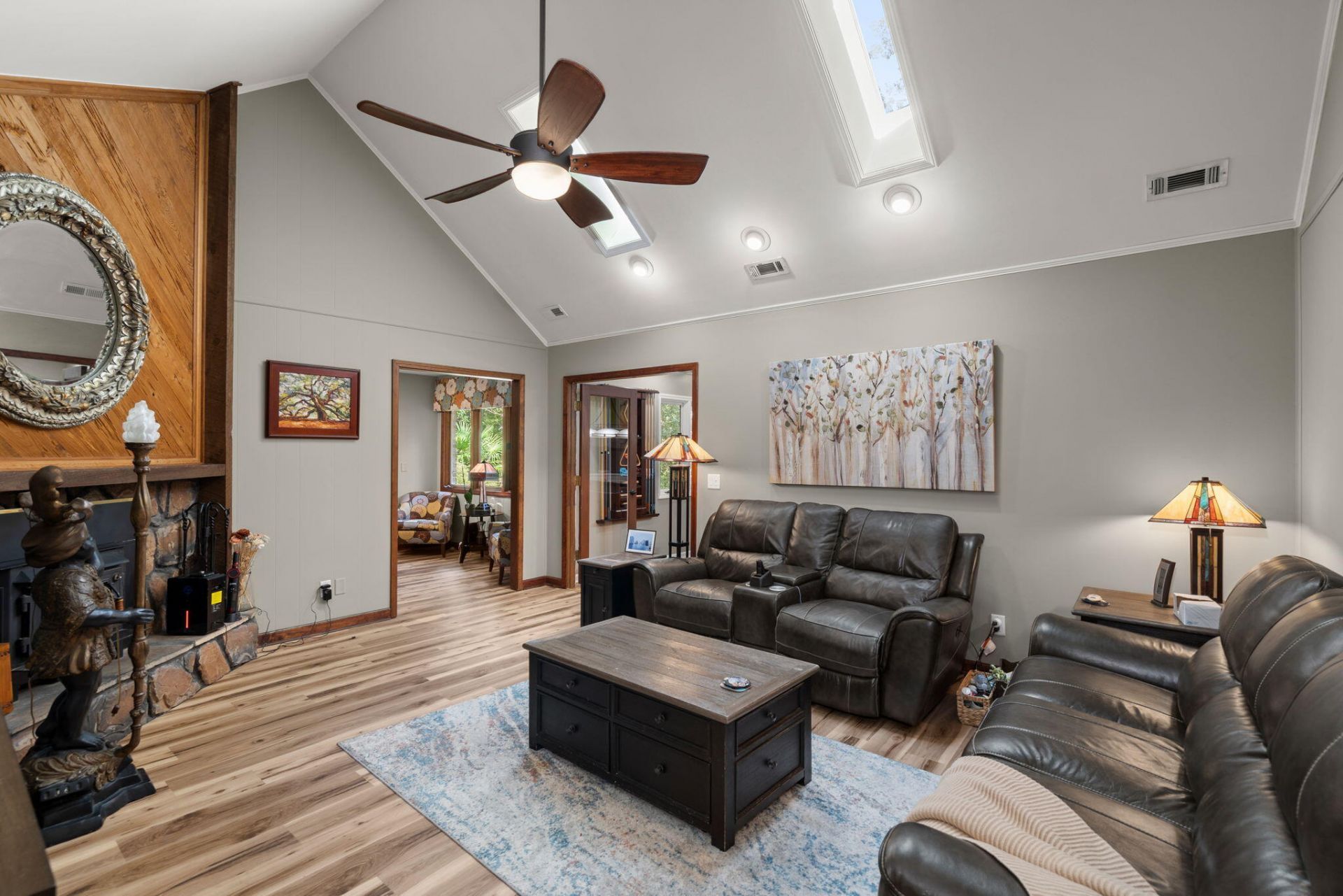 102 Dawnshire Court Photo 14
