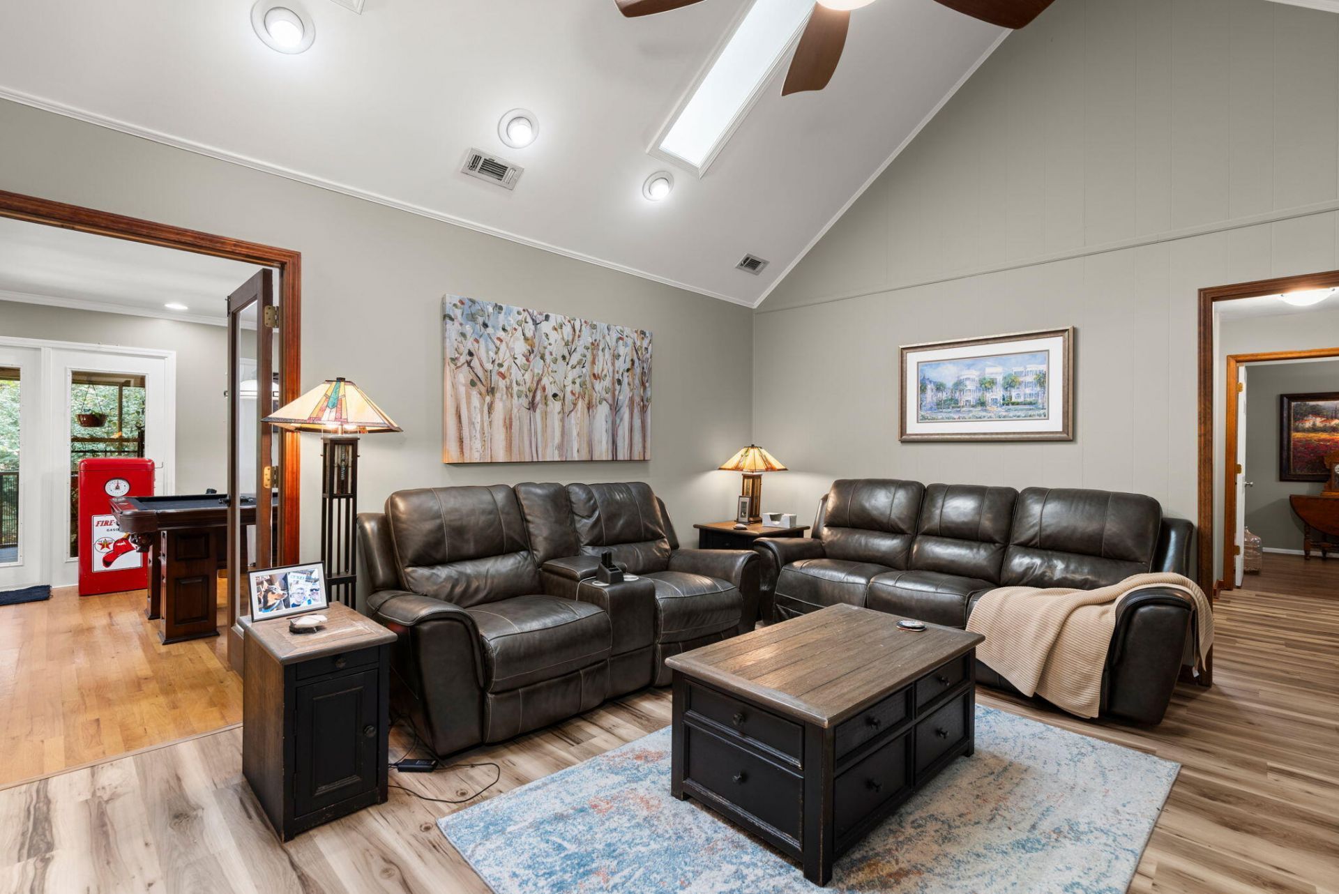 102 Dawnshire Court Photo 16