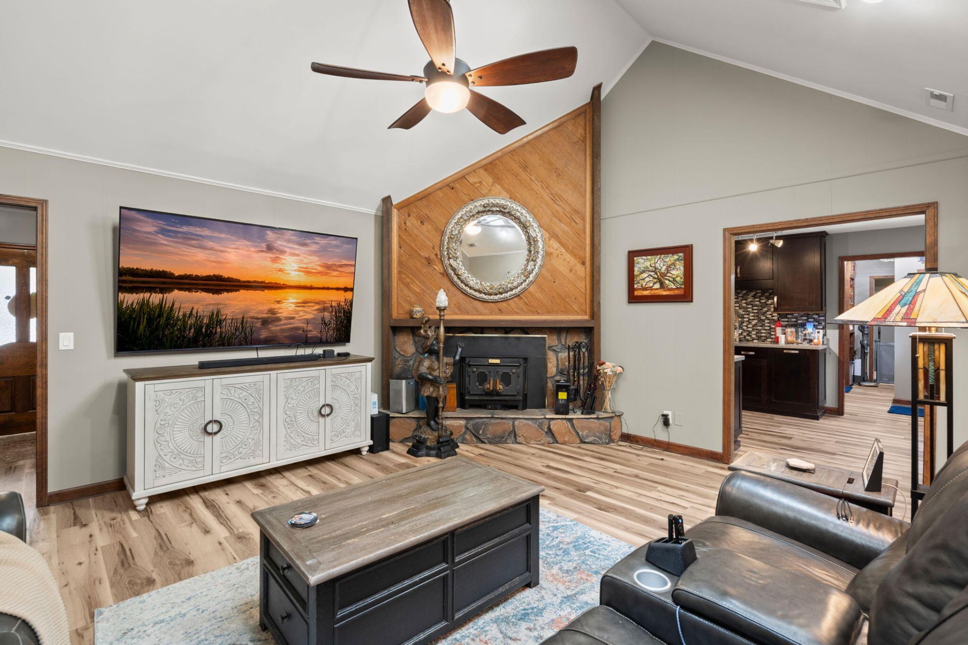 102 Dawnshire Court Photo 17