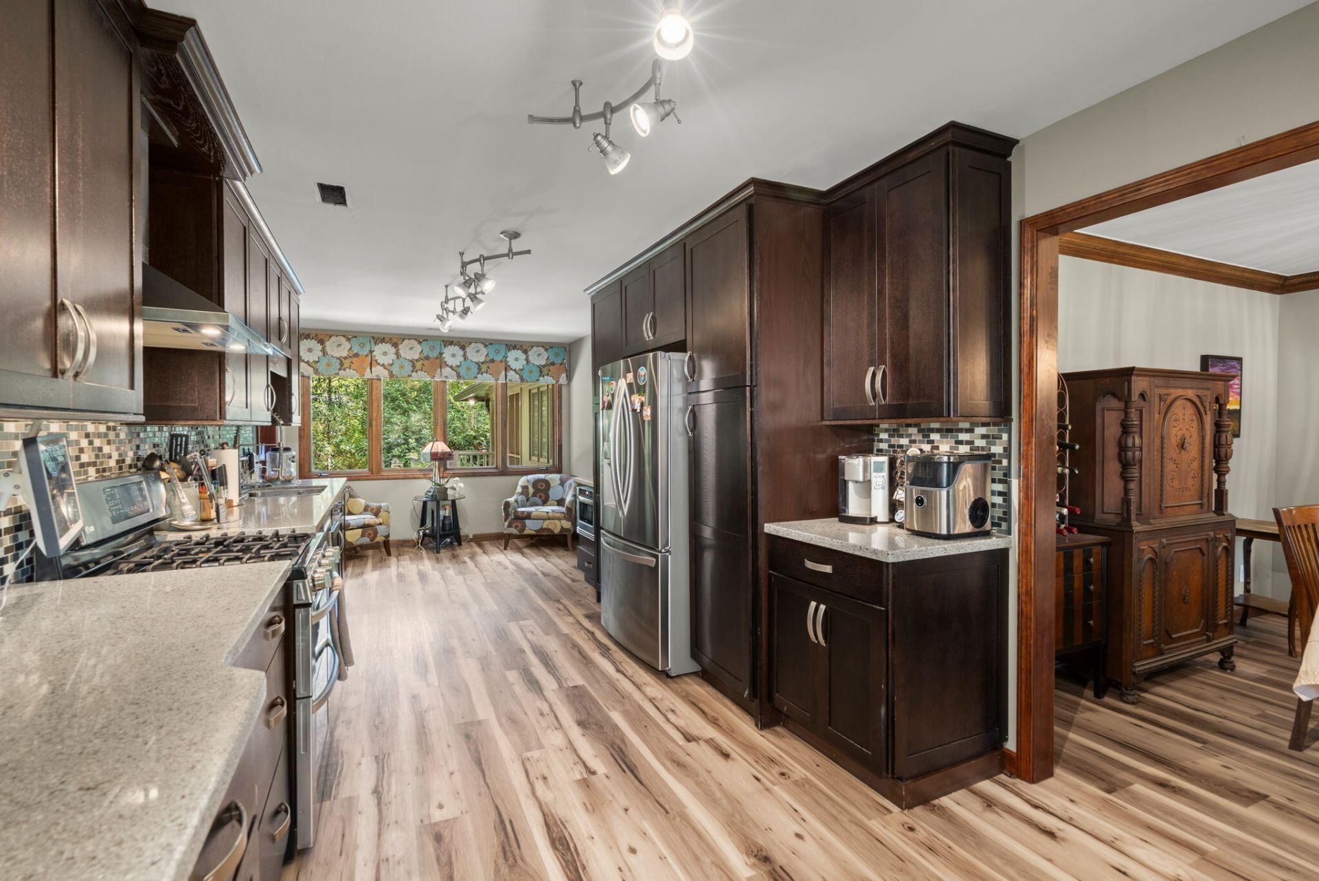 102 Dawnshire Court Photo 23