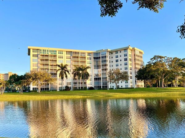 3010 N COURSE Drive, Unit 511, Pompano Beach, FL 33069