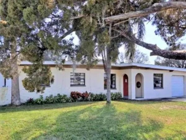 195 Willow Avenue , Merritt Island, FL 32953