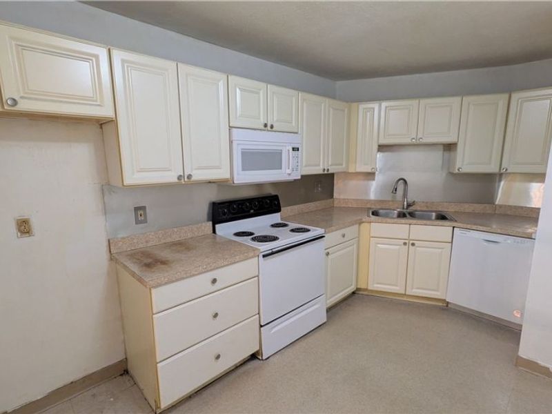 21860 River Oaks Drive, Unit G9, Rocky River, OH 44116 Photo 10