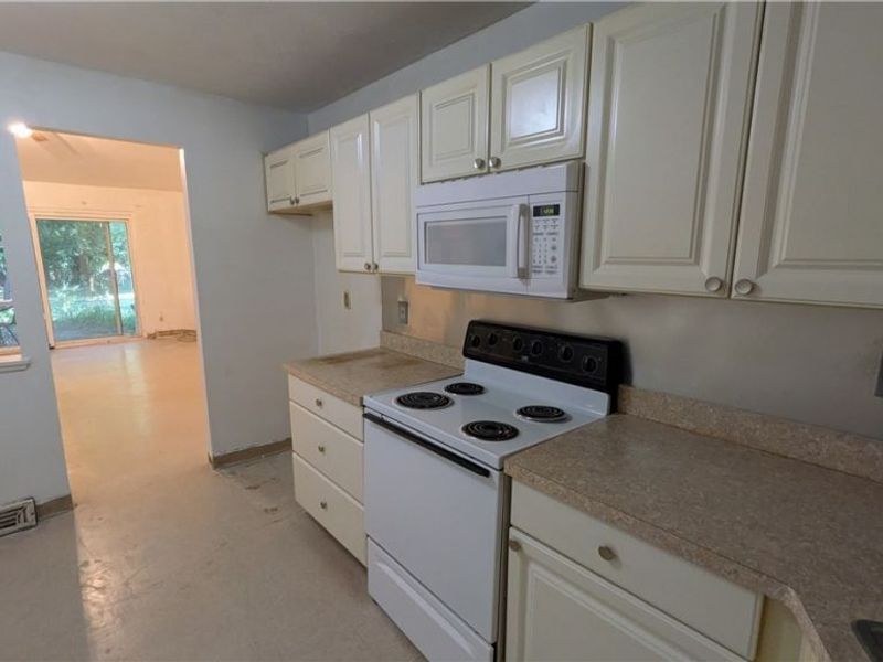 21860 River Oaks Drive, Unit G9, Rocky River, OH 44116 Photo 11