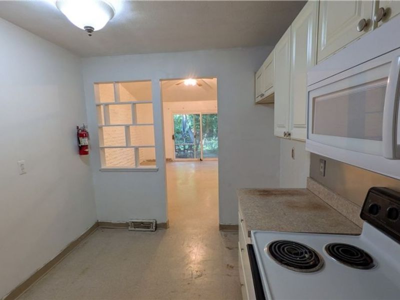 21860 River Oaks Drive, Unit G9, Rocky River, OH 44116 Photo 12