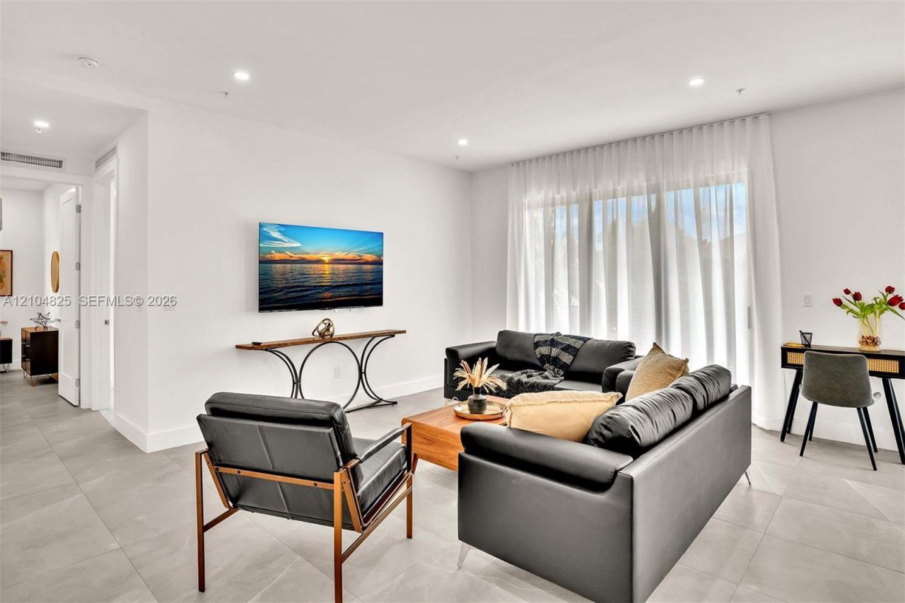 2100 Miami Rd , Unit 202, Fort Lauderdale, FL 33316 Photo
