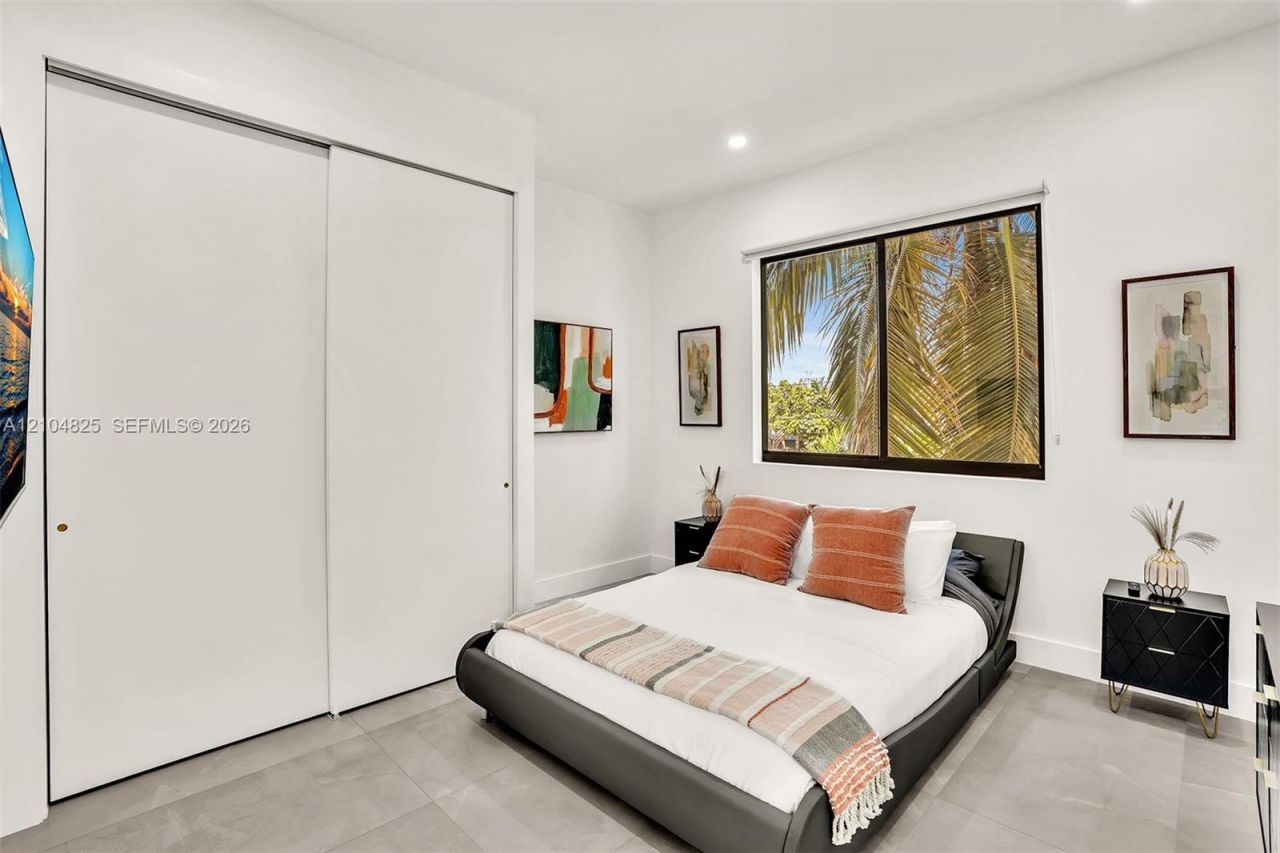 2100 Miami Rd , Unit 202, Fort Lauderdale, FL 33316 Photo