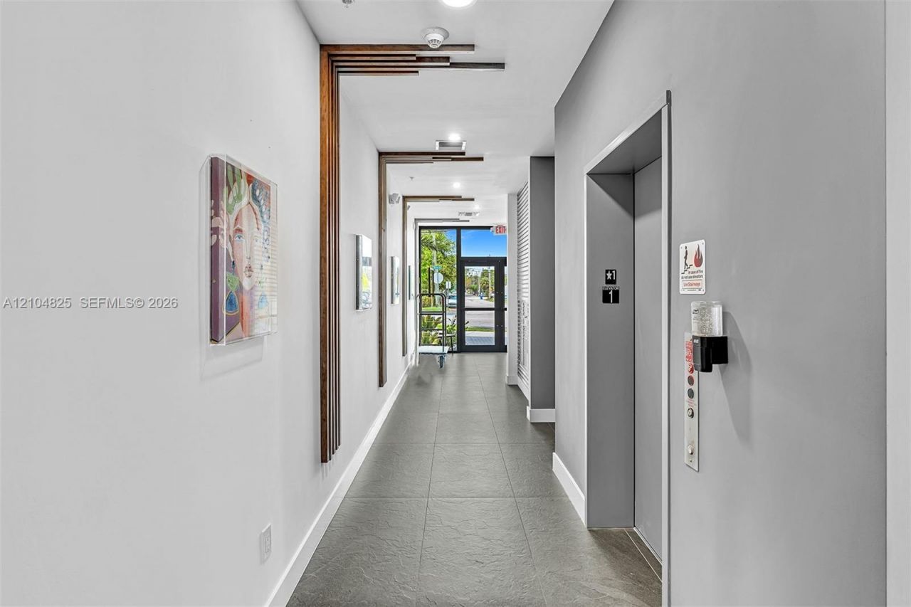 2100 Miami Rd , Unit 202, Fort Lauderdale, FL 33316 Photo