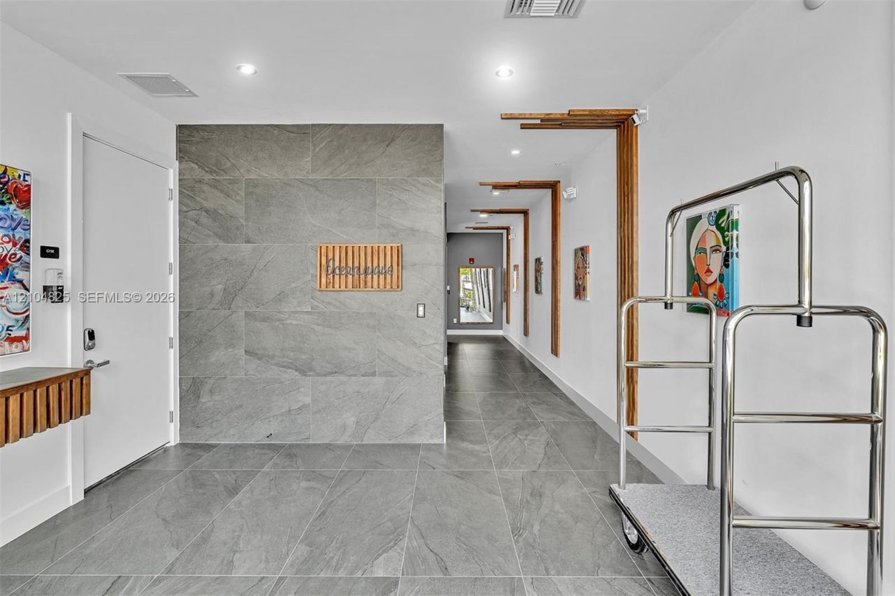 2100 Miami Rd , Unit 202, Fort Lauderdale, FL 33316 Photo