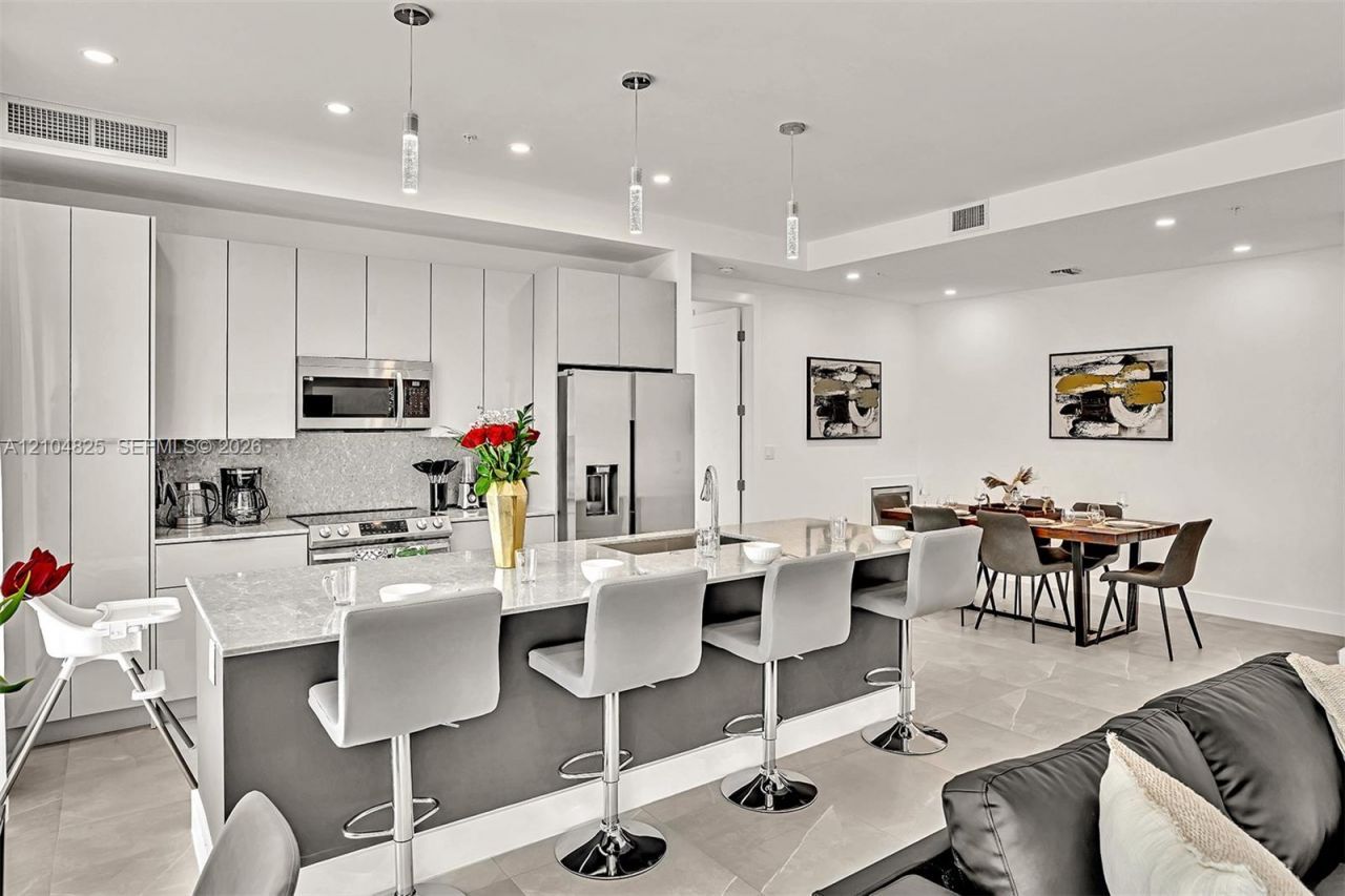 2100 Miami Rd , Unit 202, Fort Lauderdale, FL 33316 Photo