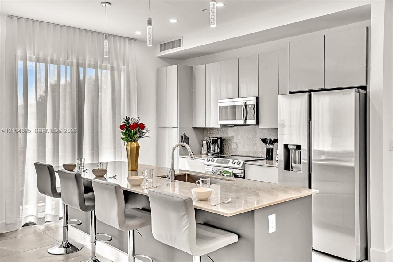 2100 Miami Rd , Unit 202, Fort Lauderdale, FL 33316 Photo