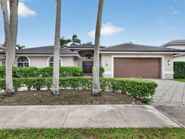 17558 SW 13th St, Pembroke Pines, FL 33029