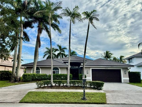 17558 SW 13th St , Pembroke Pines, FL 33029