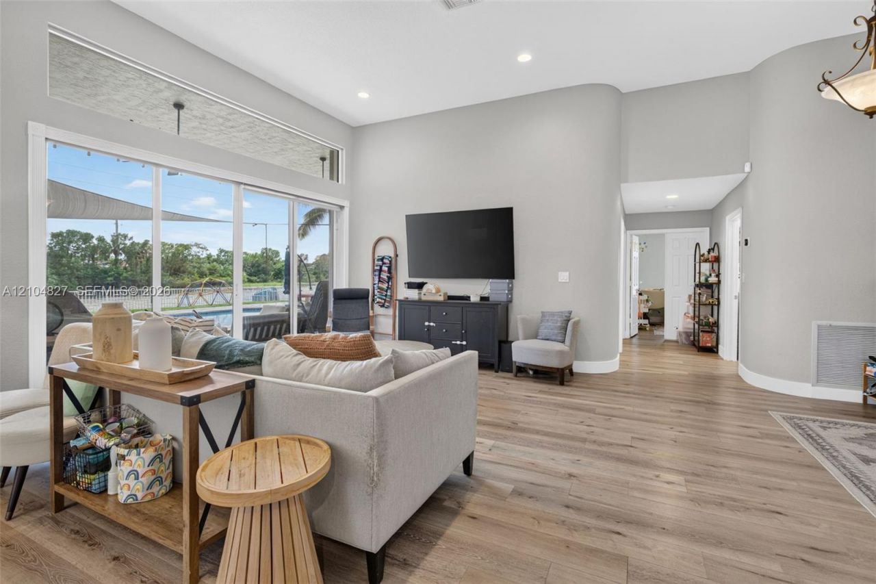 17558 SW 13th St, Pembroke Pines, FL 33029 Photo