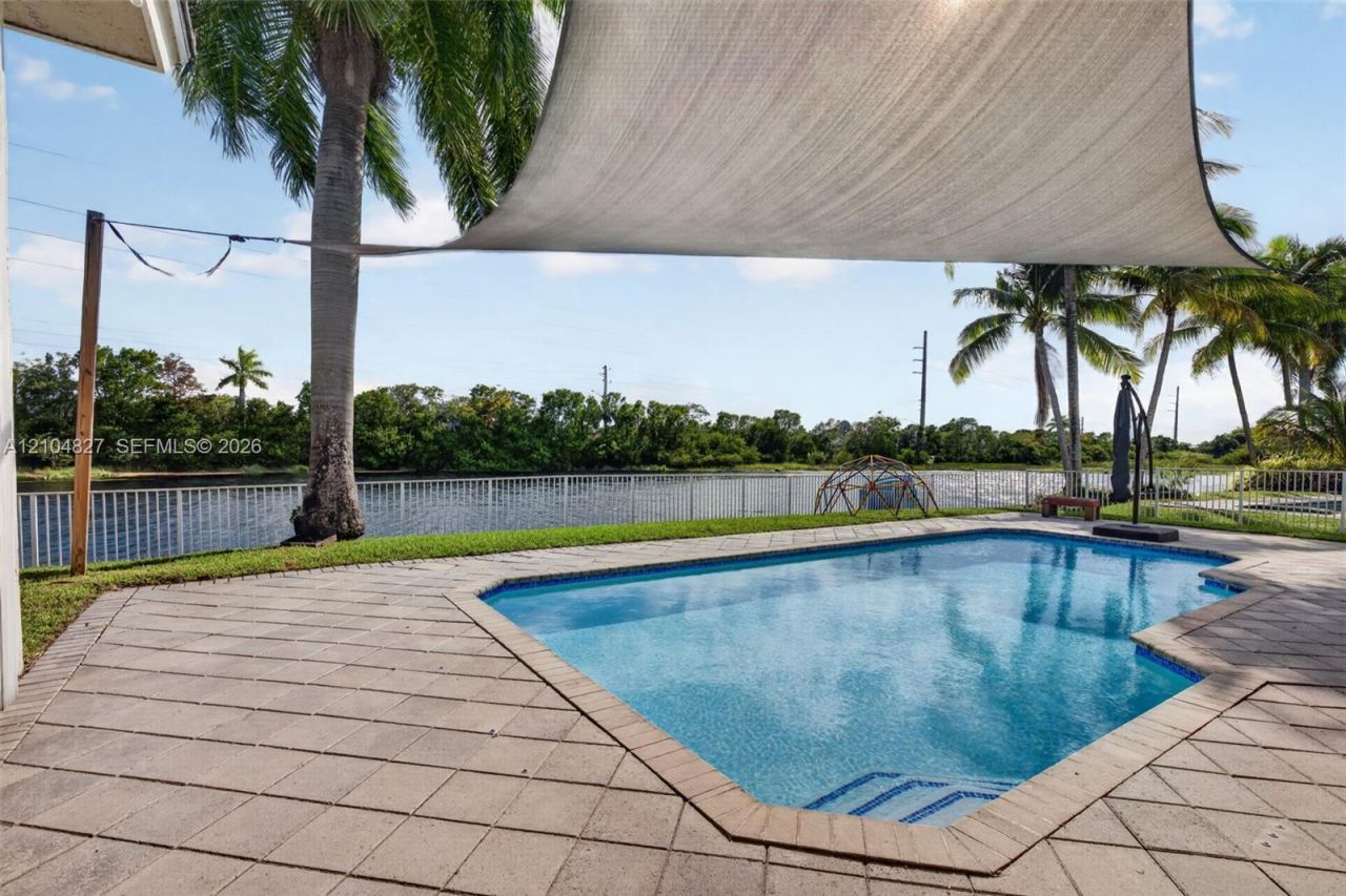 17558 SW 13th St, Pembroke Pines, FL 33029 Photo