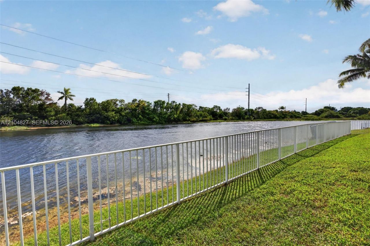 17558 SW 13th St, Pembroke Pines, FL 33029 Photo