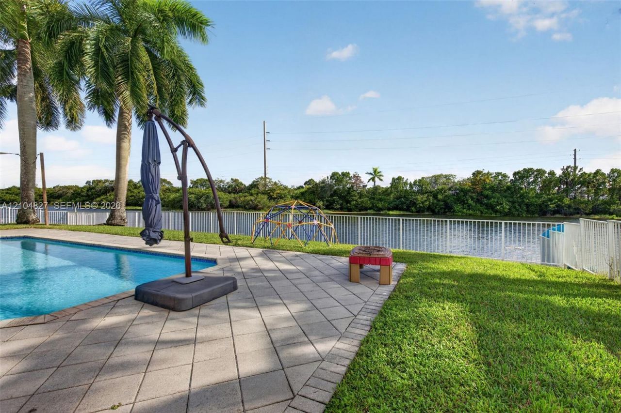 17558 SW 13th St, Pembroke Pines, FL 33029 Photo